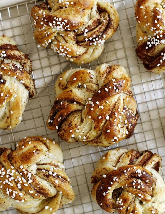 Top 5 snacks for the 2024 Super Bowl that will impress your friends!